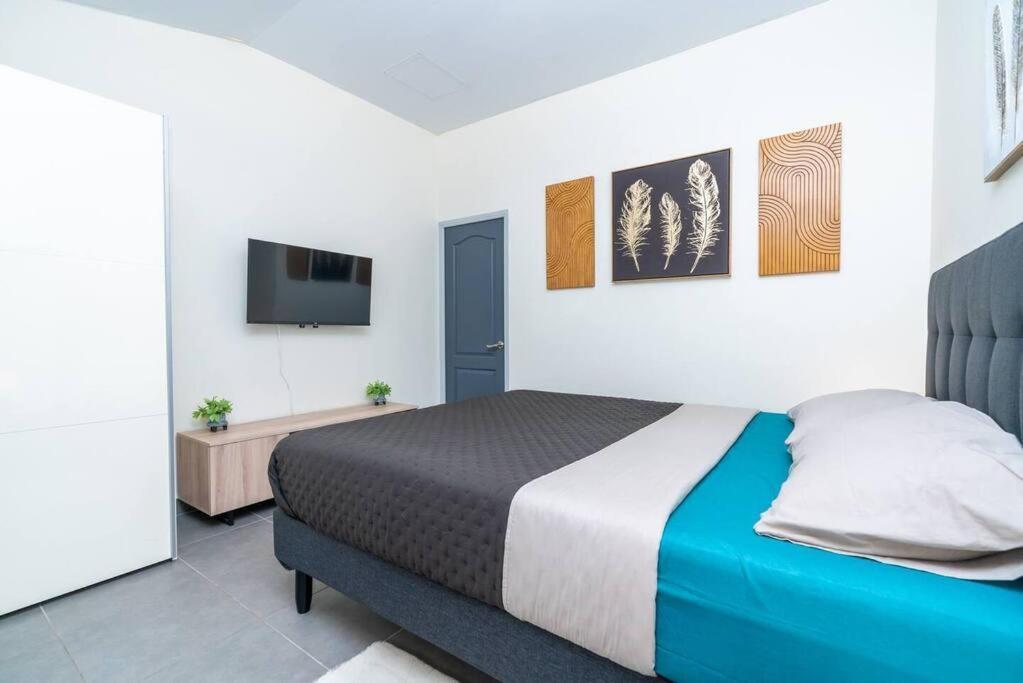 Heitea Lodge - 6 Min Airport, Wifi, Ac & Parking Papeete  Buitenkant foto